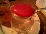 8. В это время делаем томатный сок на стакан воды 2 столовых ложки томатной пасты или берём готовый томатный сок.